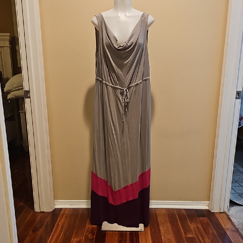 🍉Old Navy Sleeveless Cowl Neck Maxi Dress in Gray with Pink & Plum Hem